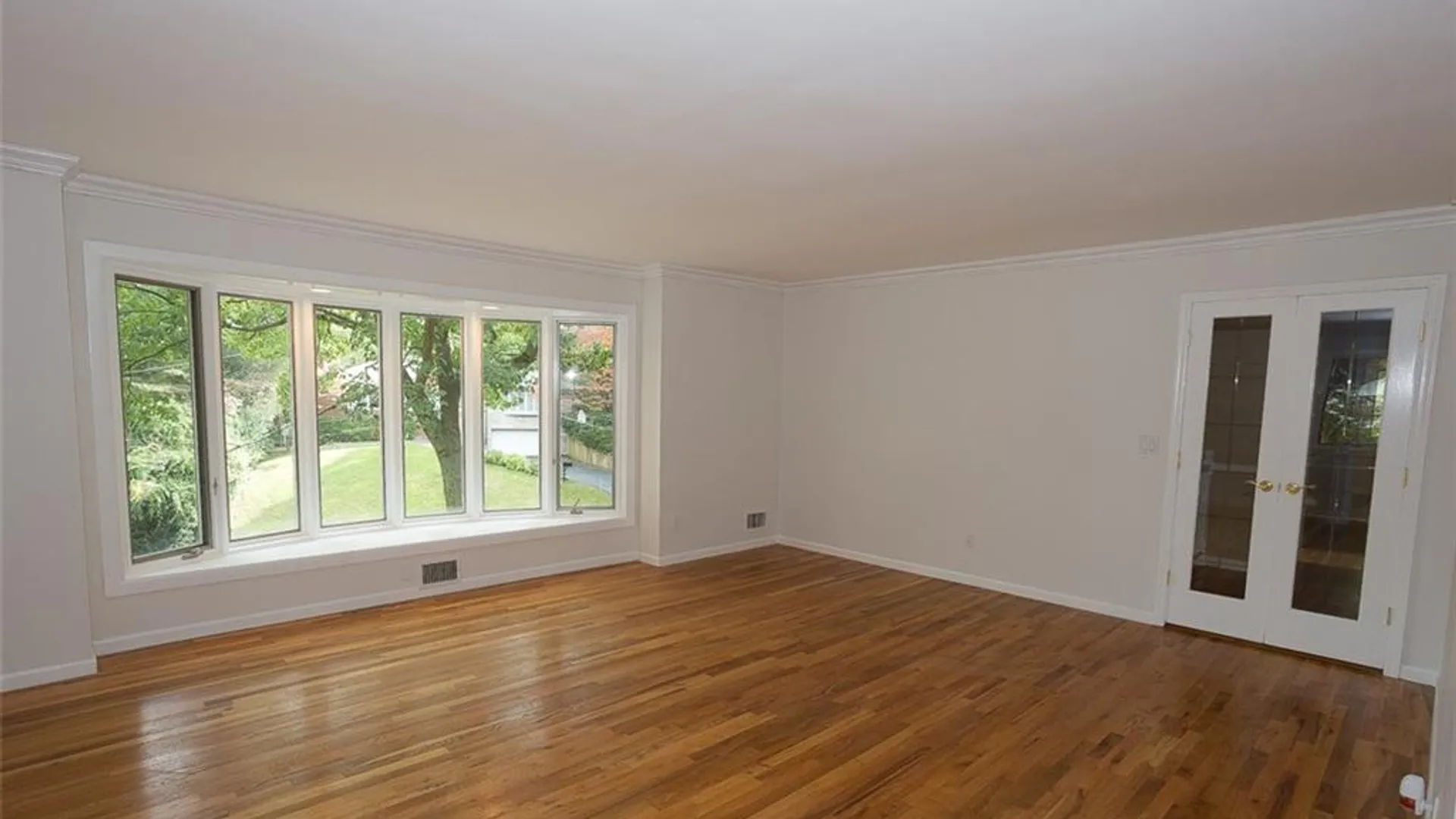 Property at 49 Soulice Place, New Rochelle, NY 10804 5