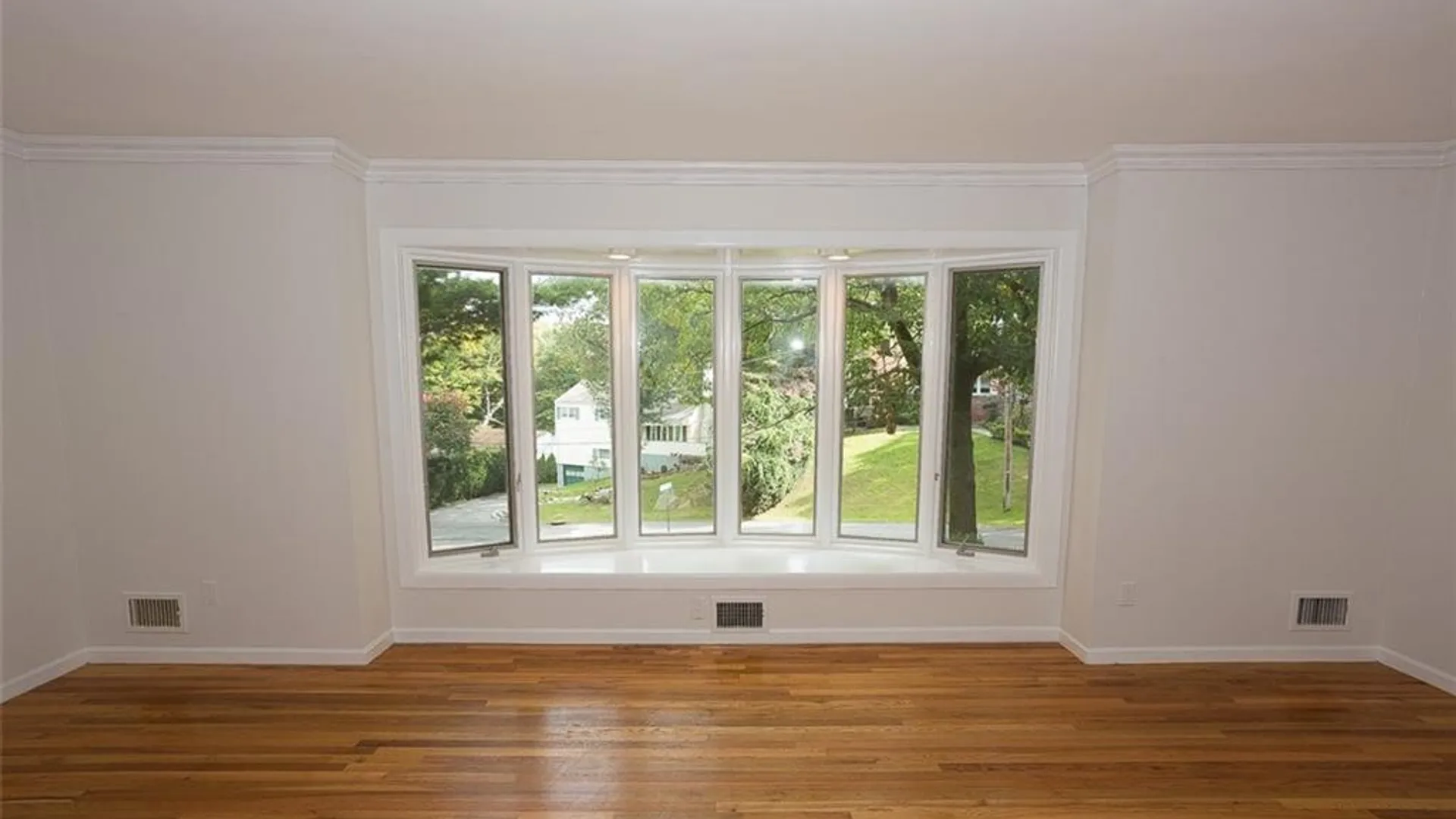 Property at 49 Soulice Place, New Rochelle, NY 10804 6