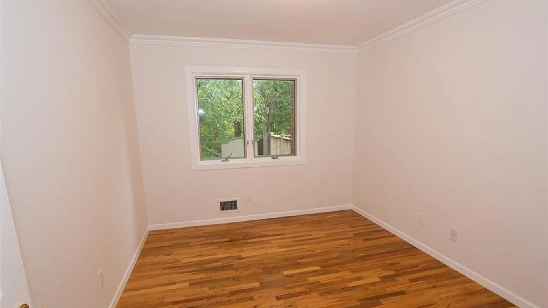 Property at 49 Soulice Place, New Rochelle, NY 10804 15