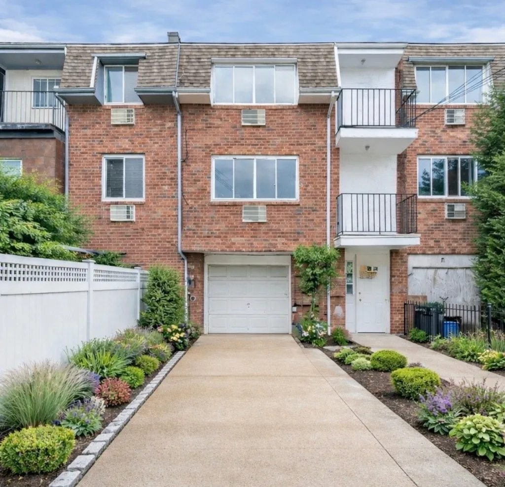 Property at 84-124 Austin St, Kew Gardens, NY 11415