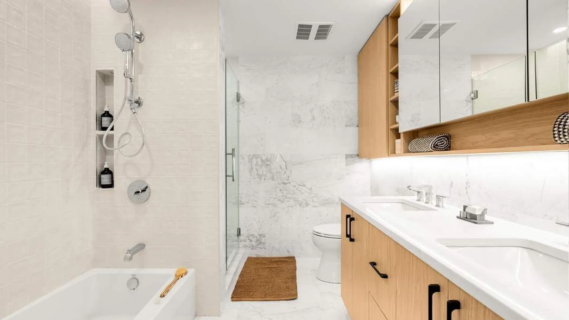 Property at 221 East 48th Street, New York, NY 10017 6