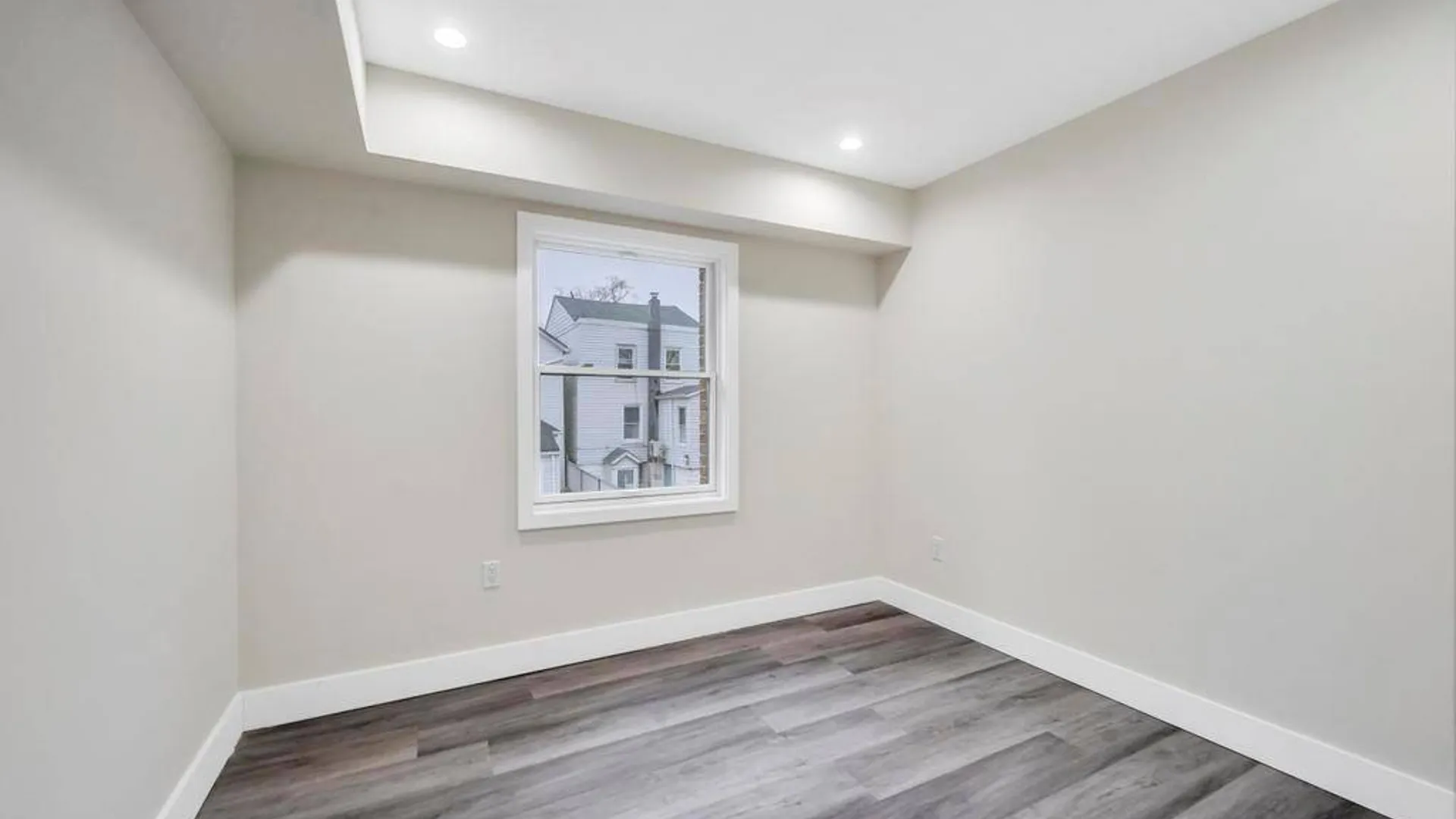 Property at 38-22 56 Street, New York, NY 11377 33
