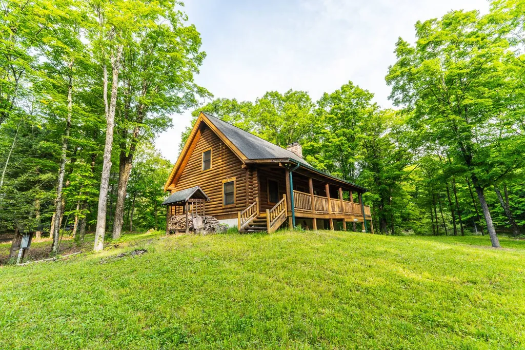 Property at 390 Ridge Rd, Schodack Landing, NY 12156