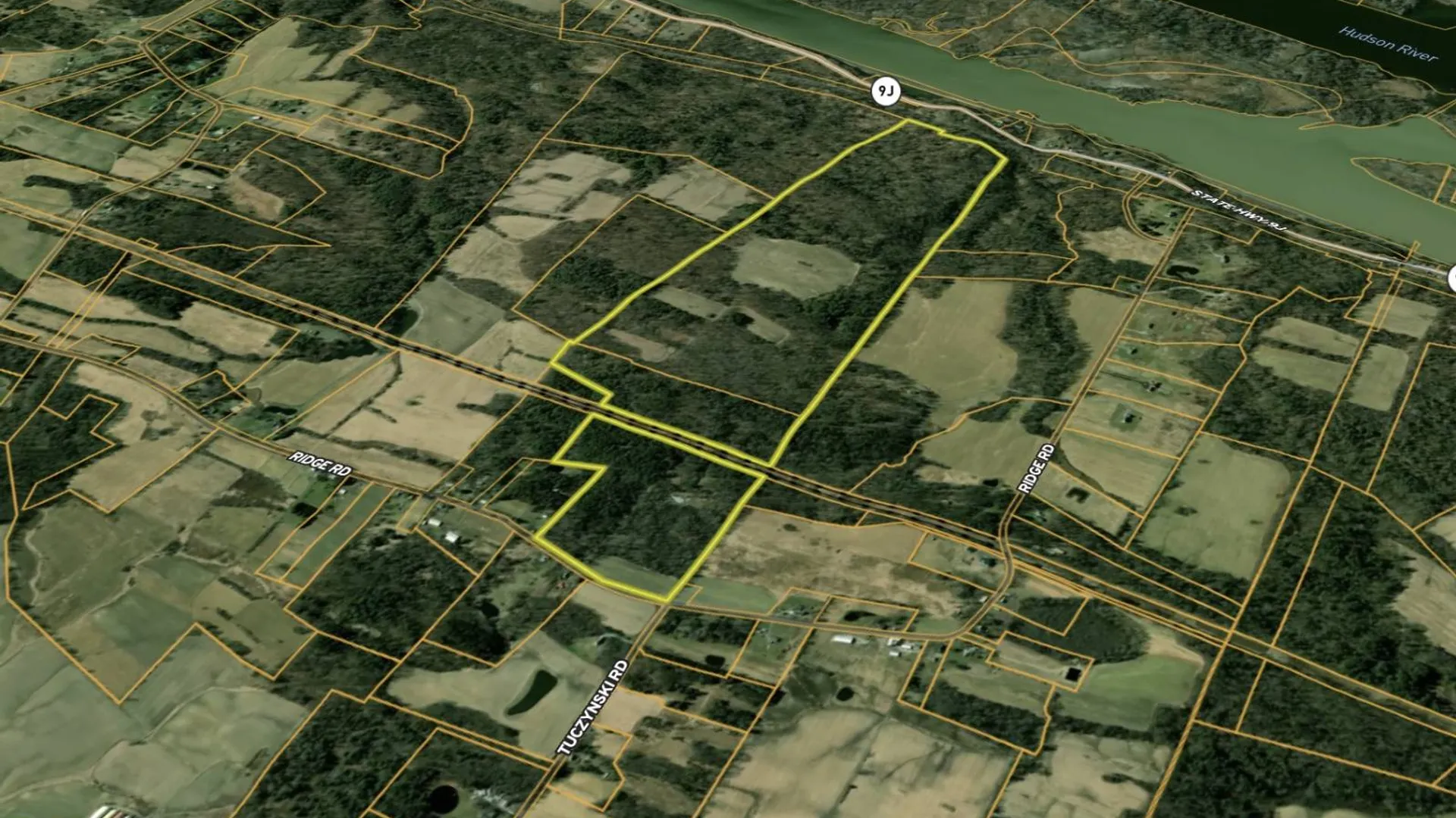Property at 390 Ridge Rd, Schodack Landing, NY 12156 4
