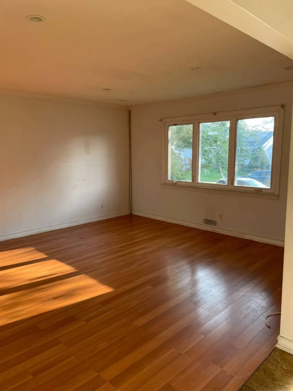 Property at 9 FORDHAM RD, Hicksville, NY 11801
