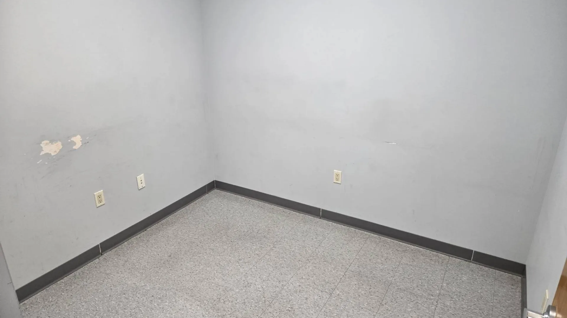 Property at 9413 Flatlands Avenue, Brooklyn, NY 11236 4