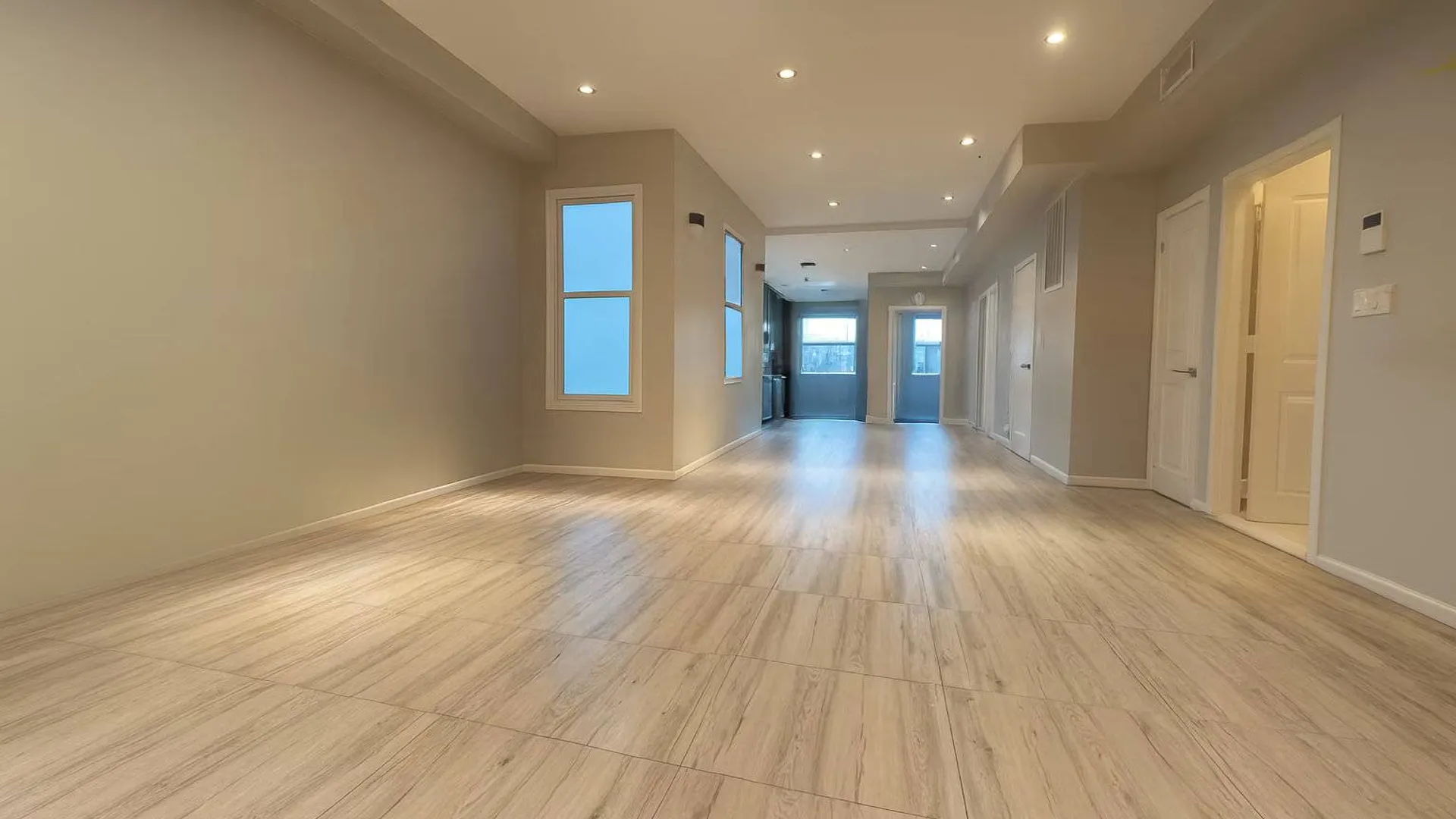 Property at 9041 Corona Ave, Elmhurst, NY 11373 3