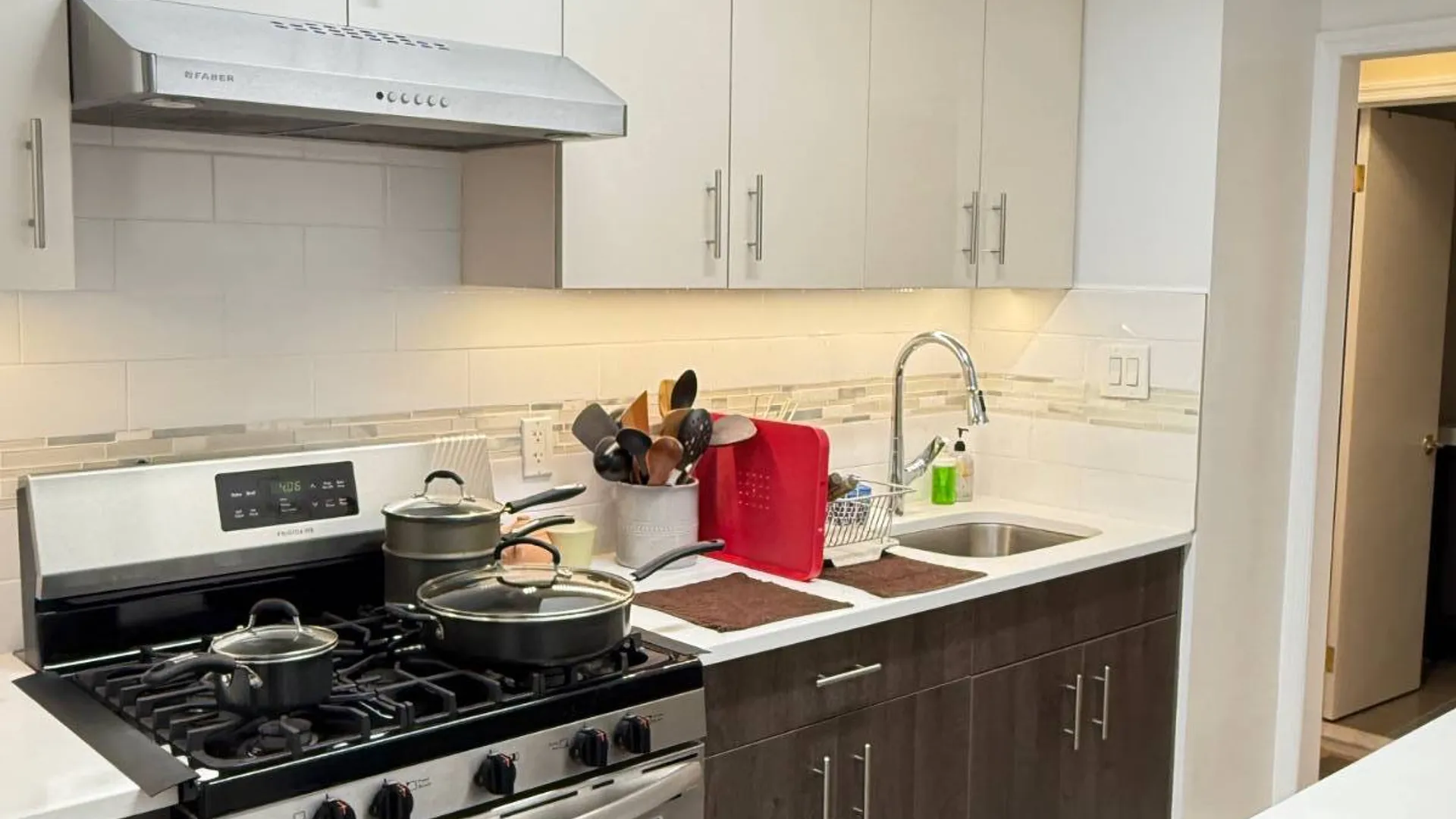 Property at 142-05 Roosevelt Ave., Flushing, NY 11354 5