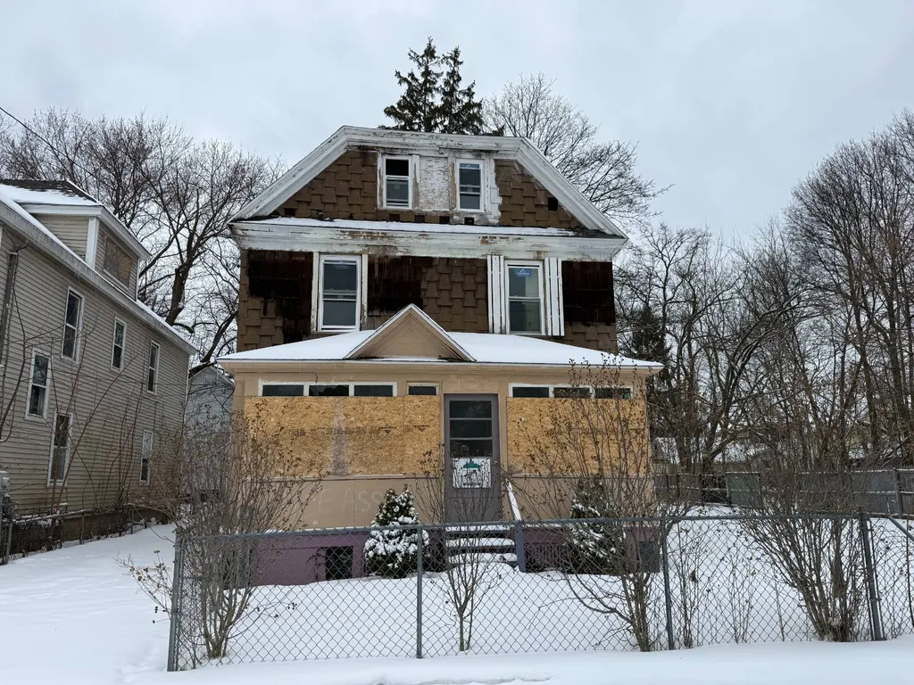 Property at 1120 Cannon St, Syracuse, NY 13205