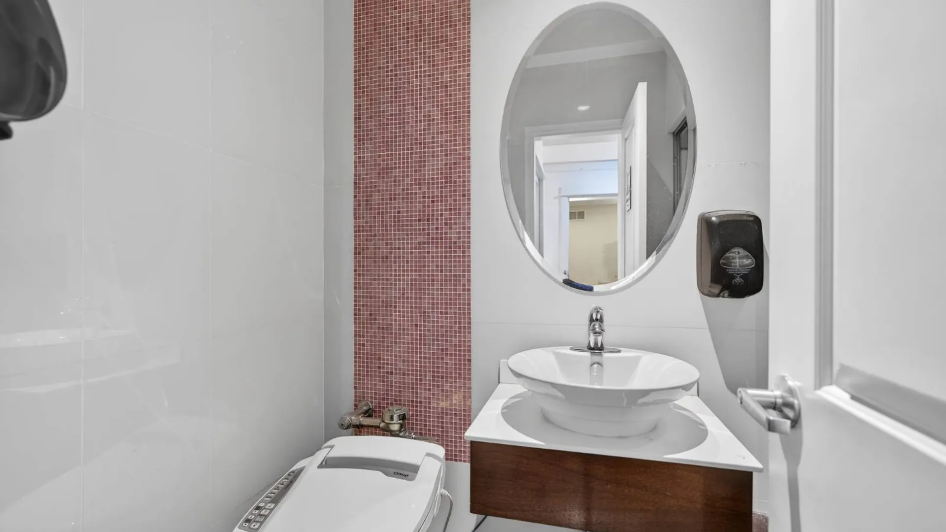 Property at 142-05 Roosevelt Ave, Flushing, NY 11354 6