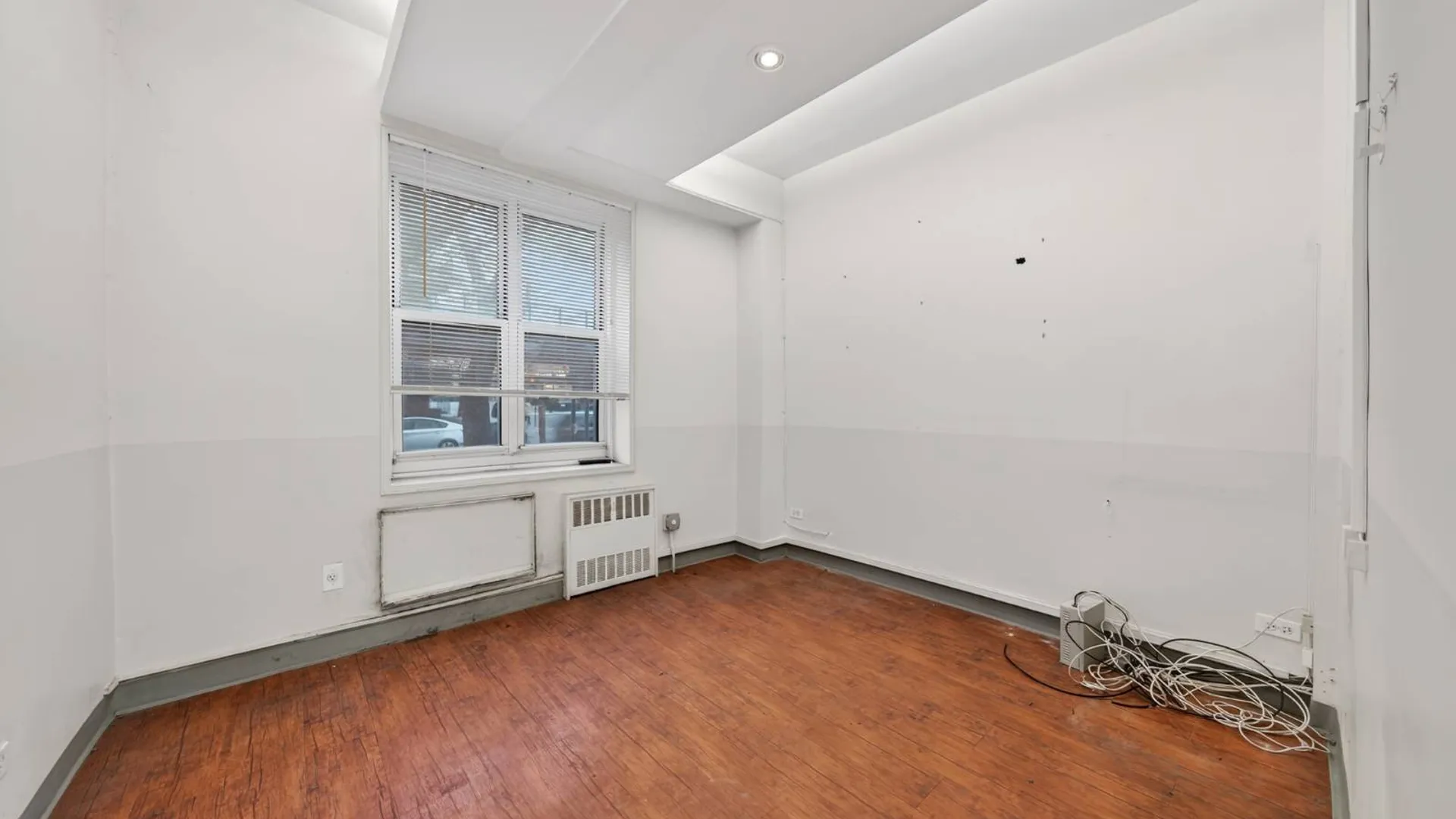Property at 142-05 Roosevelt Ave, Flushing, NY 11354 9
