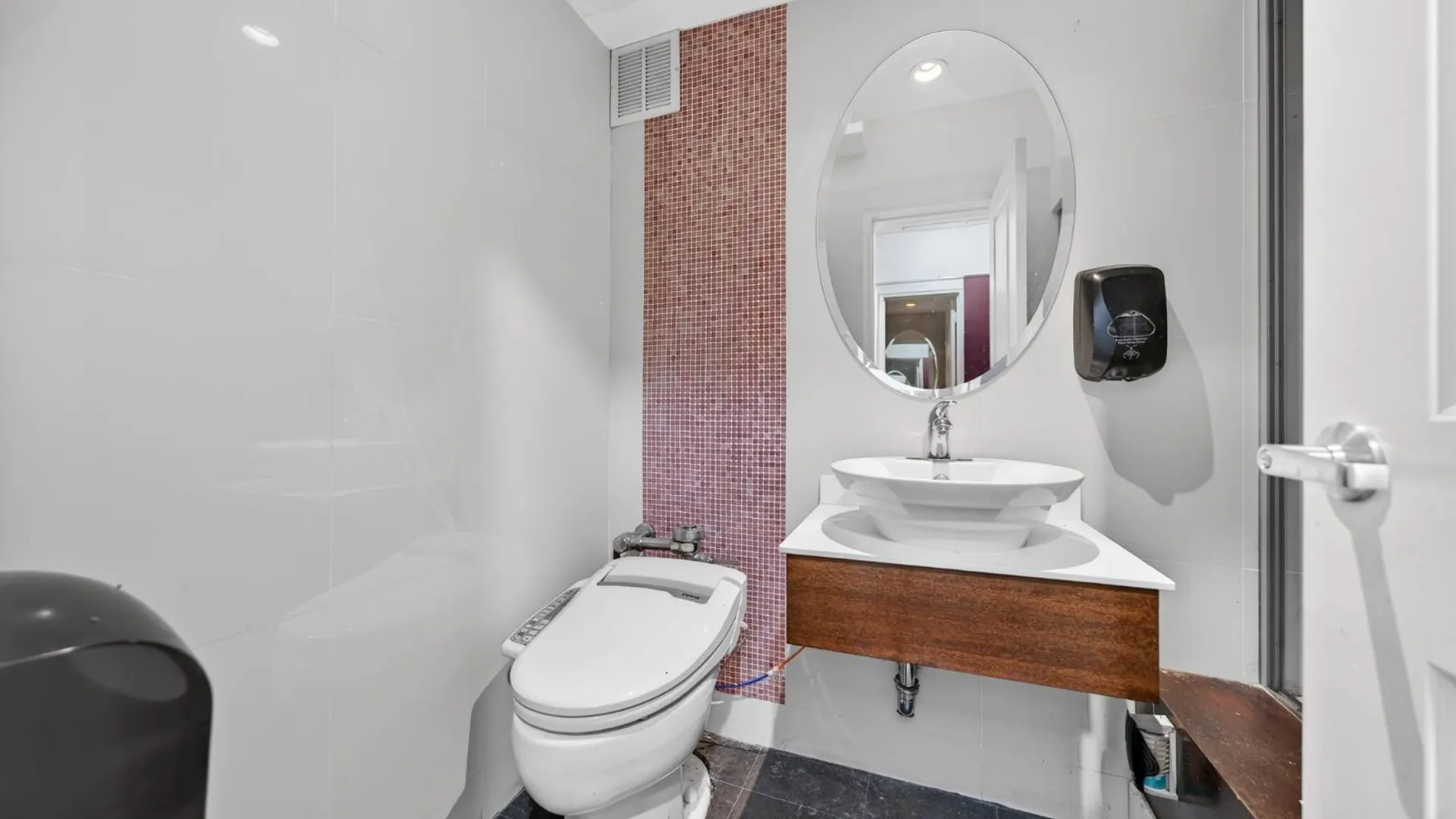 Property at 142-05 Roosevelt Ave, Flushing, NY 11354 10