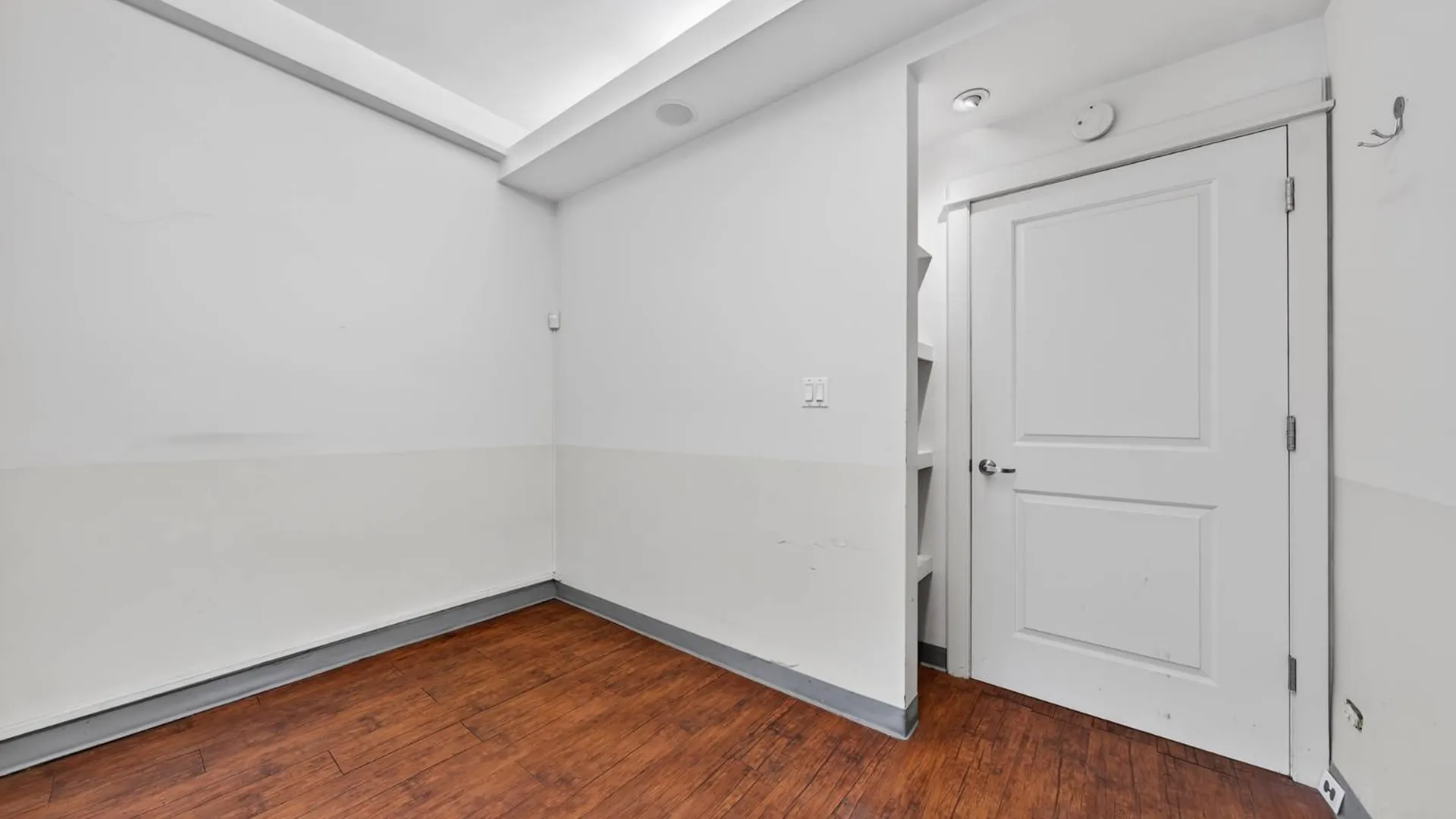 Property at 142-05 Roosevelt Ave, Flushing, NY 11354 12