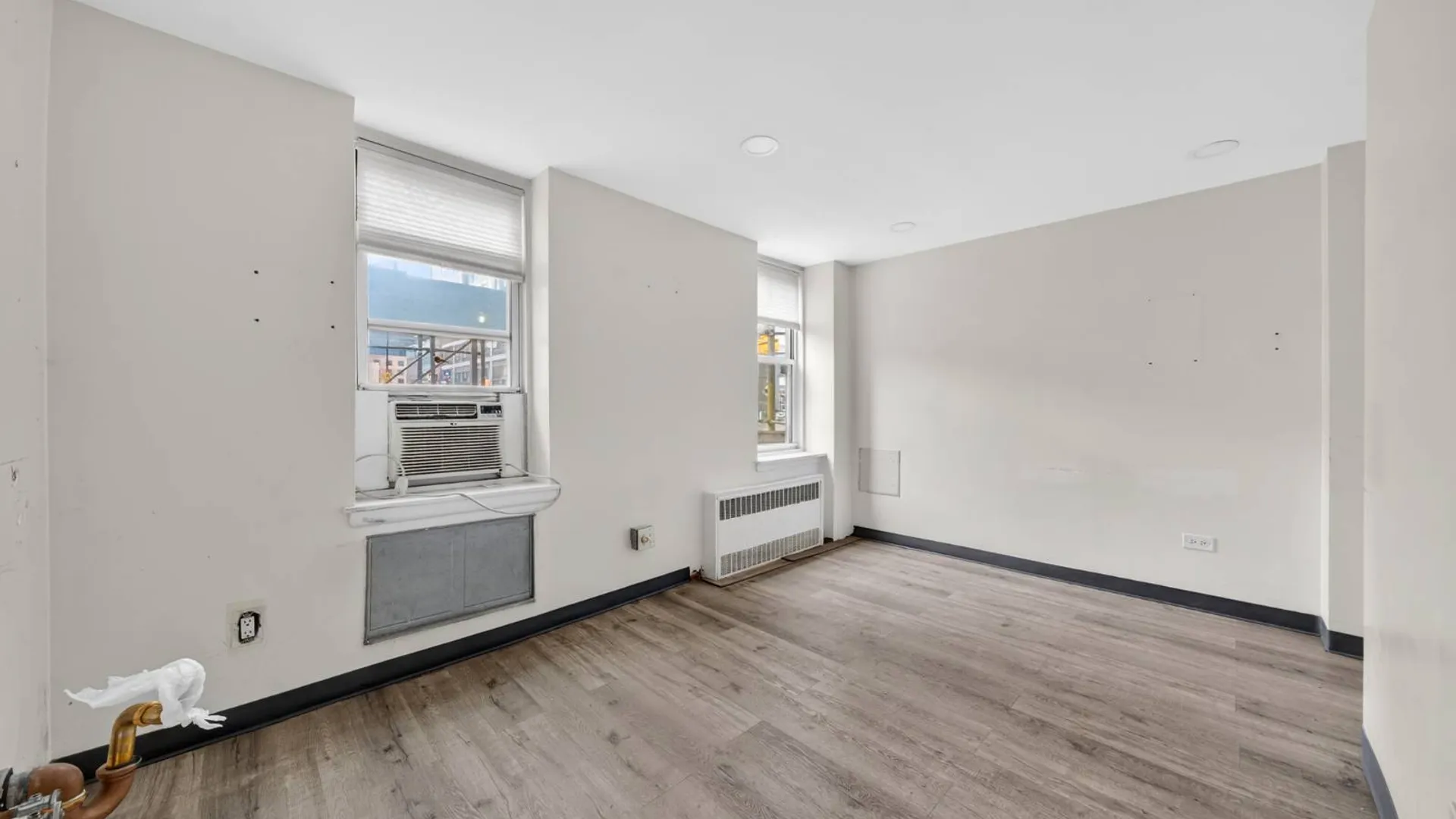 Property at 142-05 Roosevelt Ave, Flushing, NY 11354 7