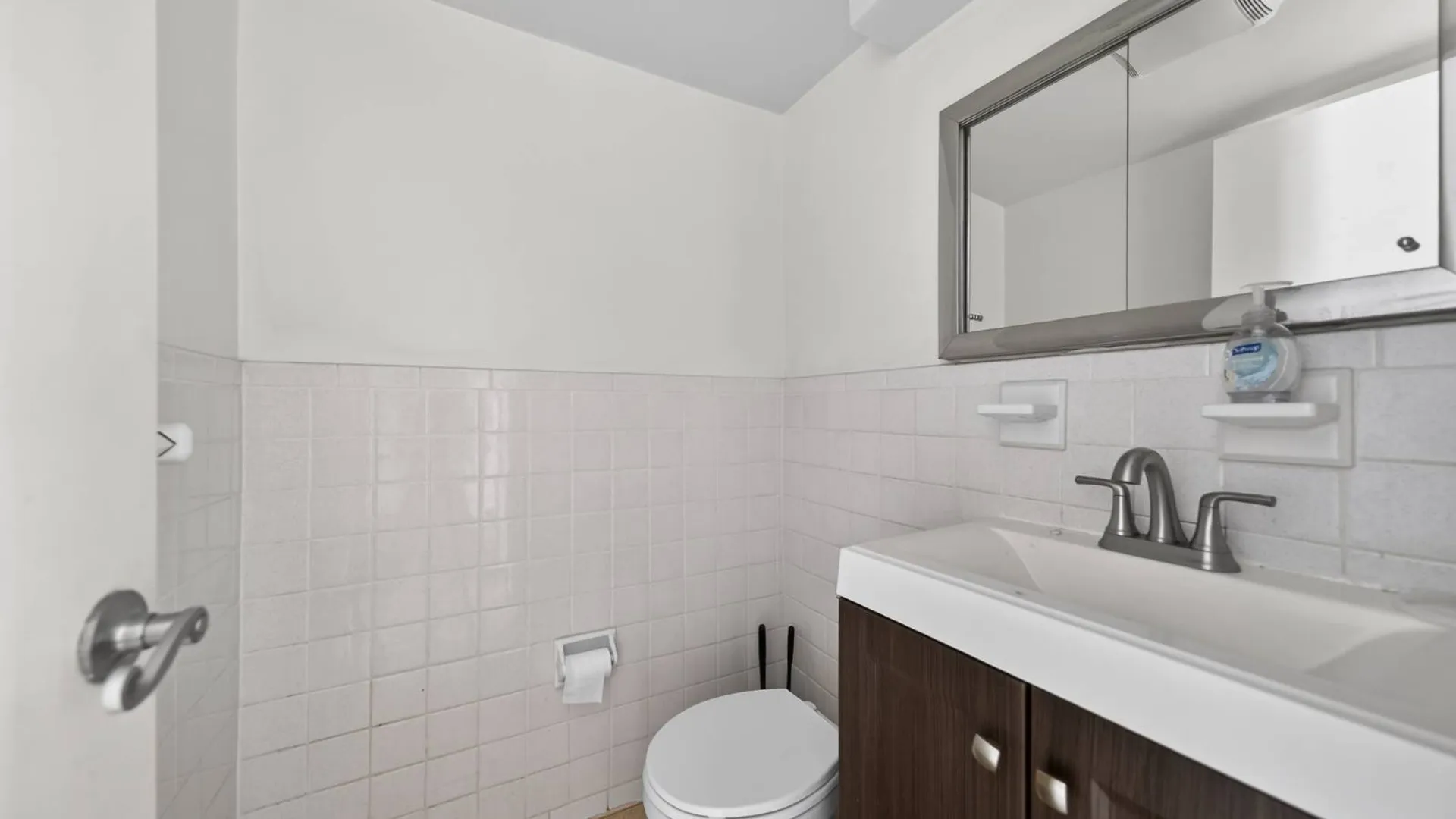 Property at 142-05 Roosevelt Ave, Flushing, NY 11354 8