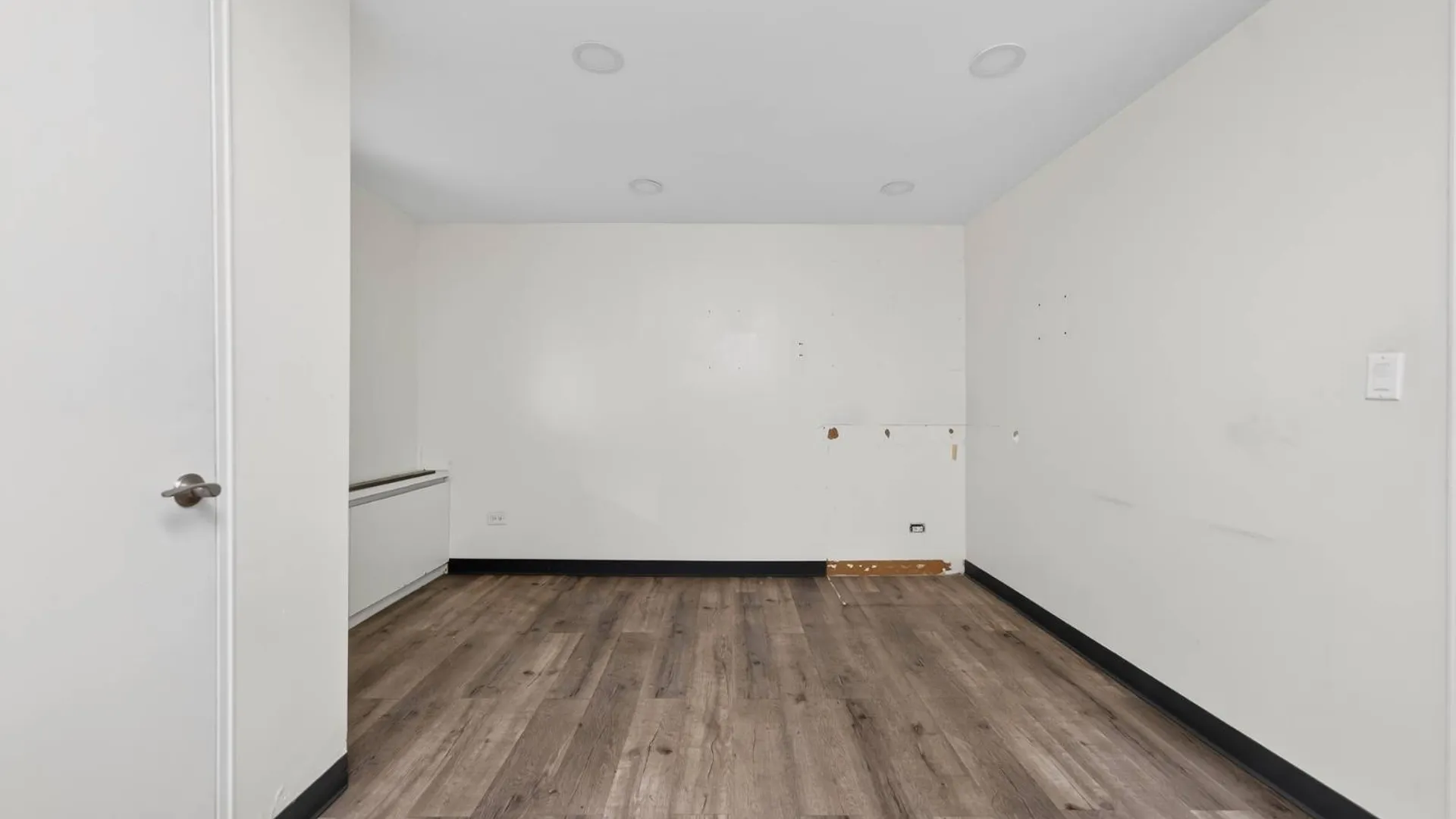Property at 142-05 Roosevelt Ave, Flushing, NY 11354 9