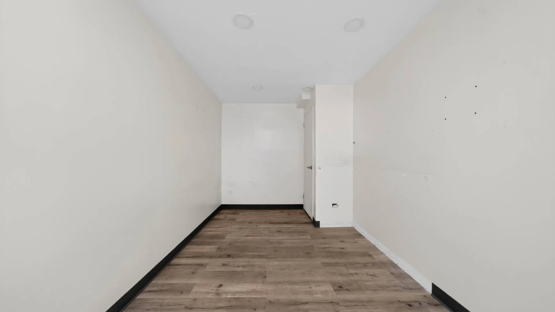 Property at 142-05 Roosevelt Ave, Flushing, NY 11354 11
