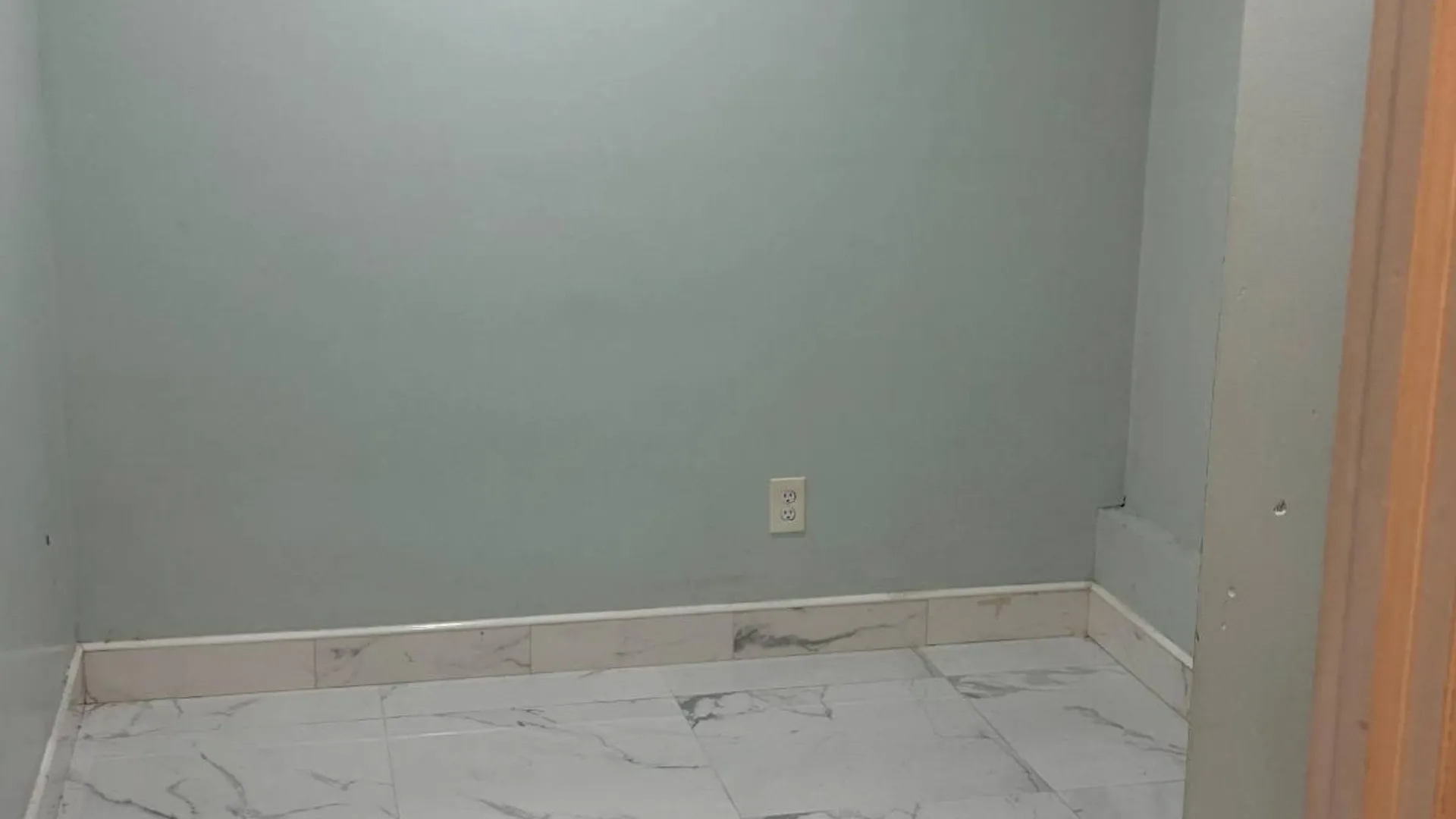 Property at 1032 E 212 St., Bronx, NY 10469 3