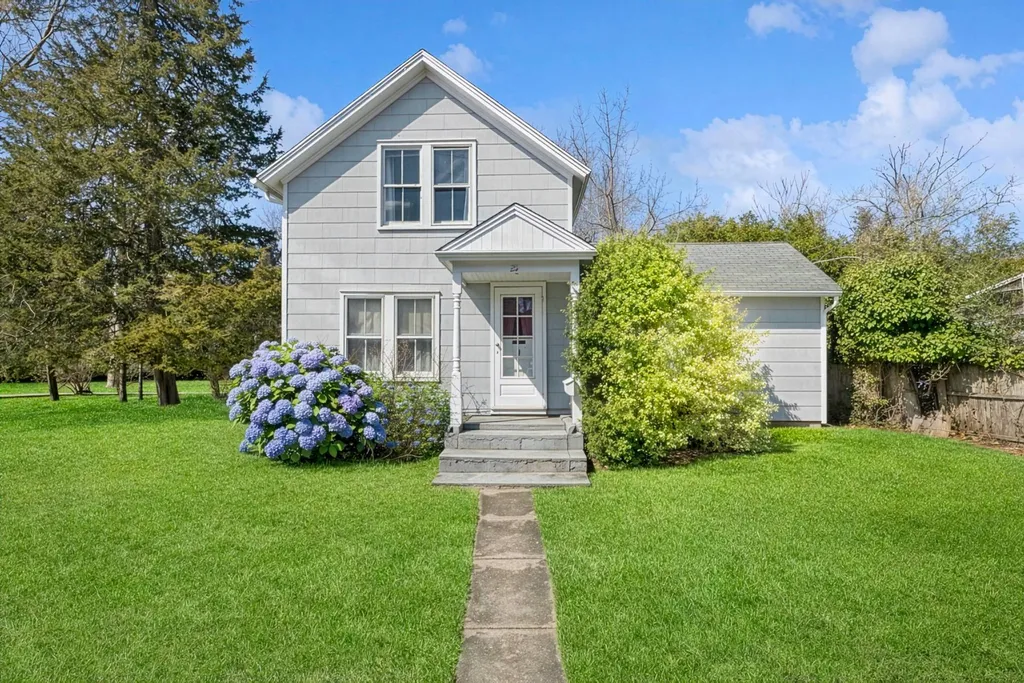 Property at 29 Accabonac Road, East Hampton, NY 11937