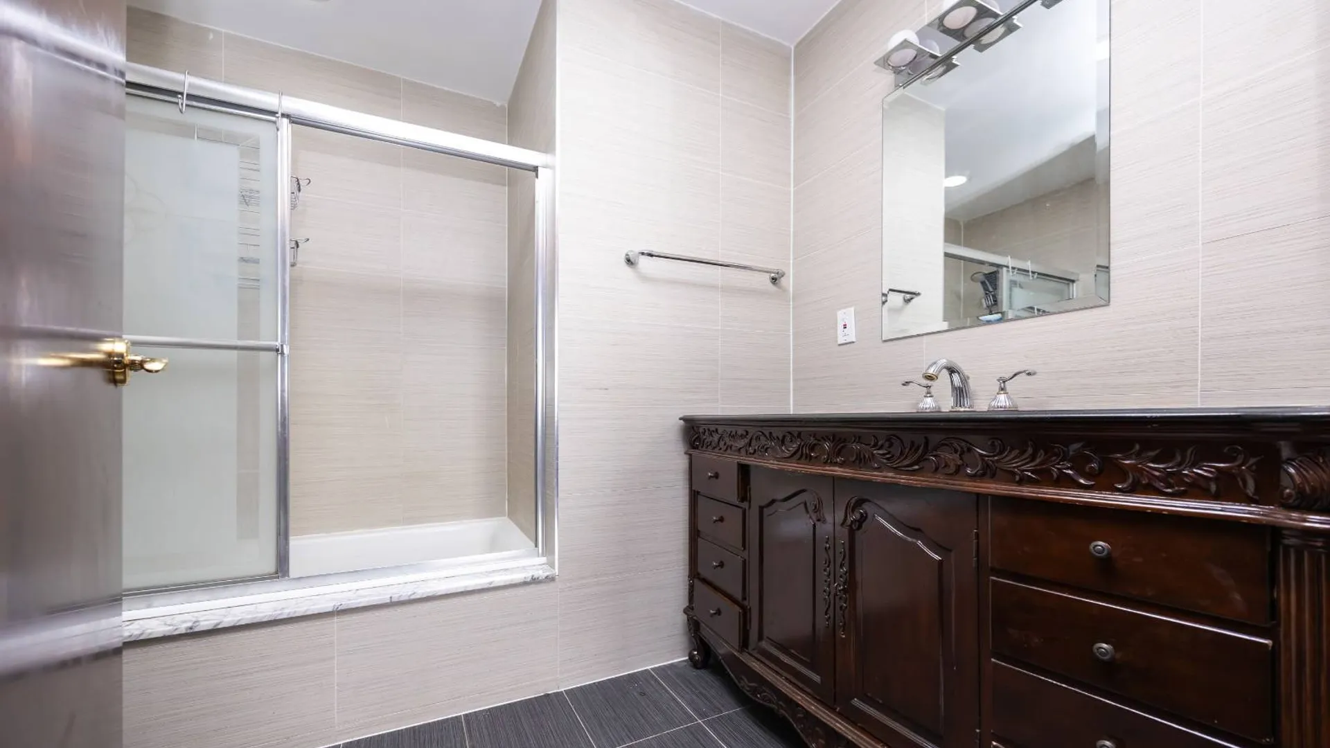Property at 133-38 Sanford Avenue, Flushing, NY 11355 18