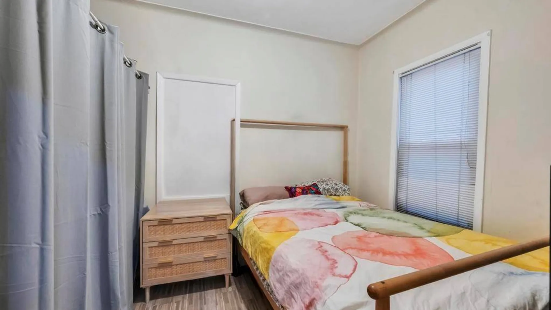 Property at 634 E 3rd Street, Brooklyn, NY 11218 11
