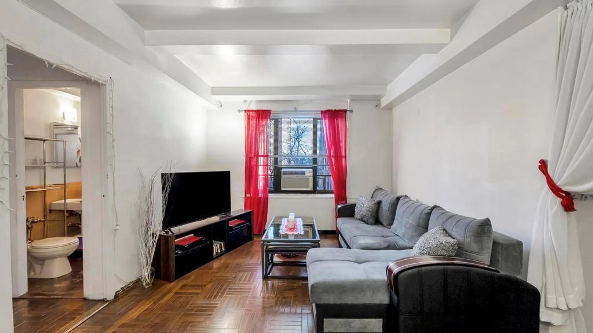 Property at 1690 Metropolitan Avenue, Bronx, NY 10462 3