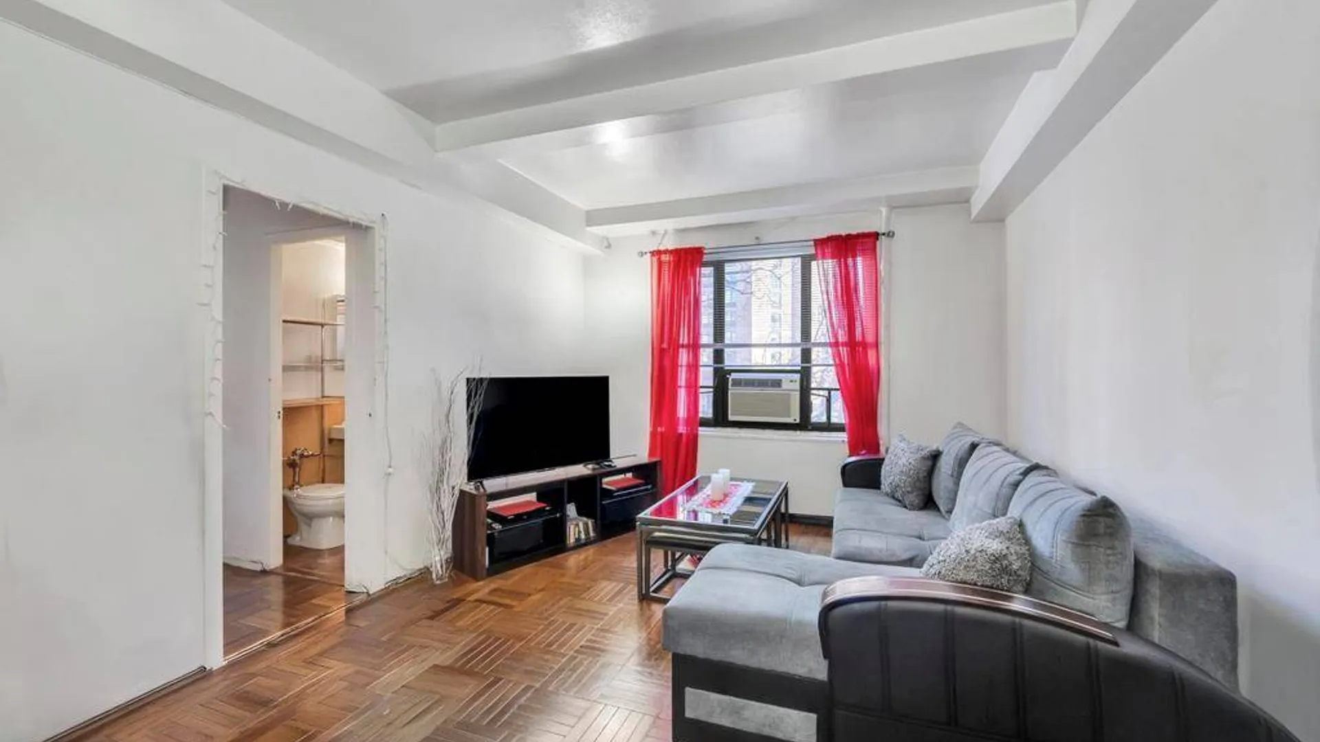 Property at 1690 Metropolitan Avenue, Bronx, NY 10462 4