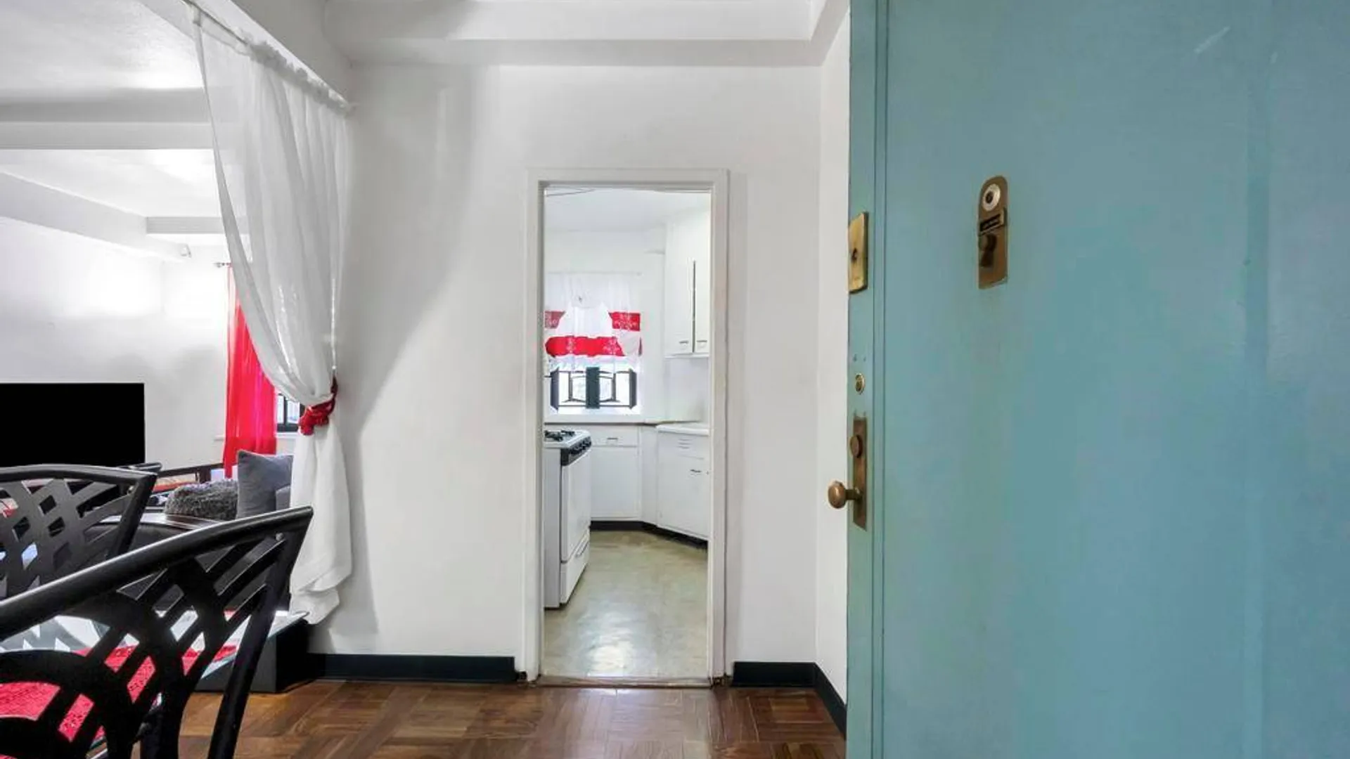 Property at 1690 Metropolitan Avenue, Bronx, NY 10462 6