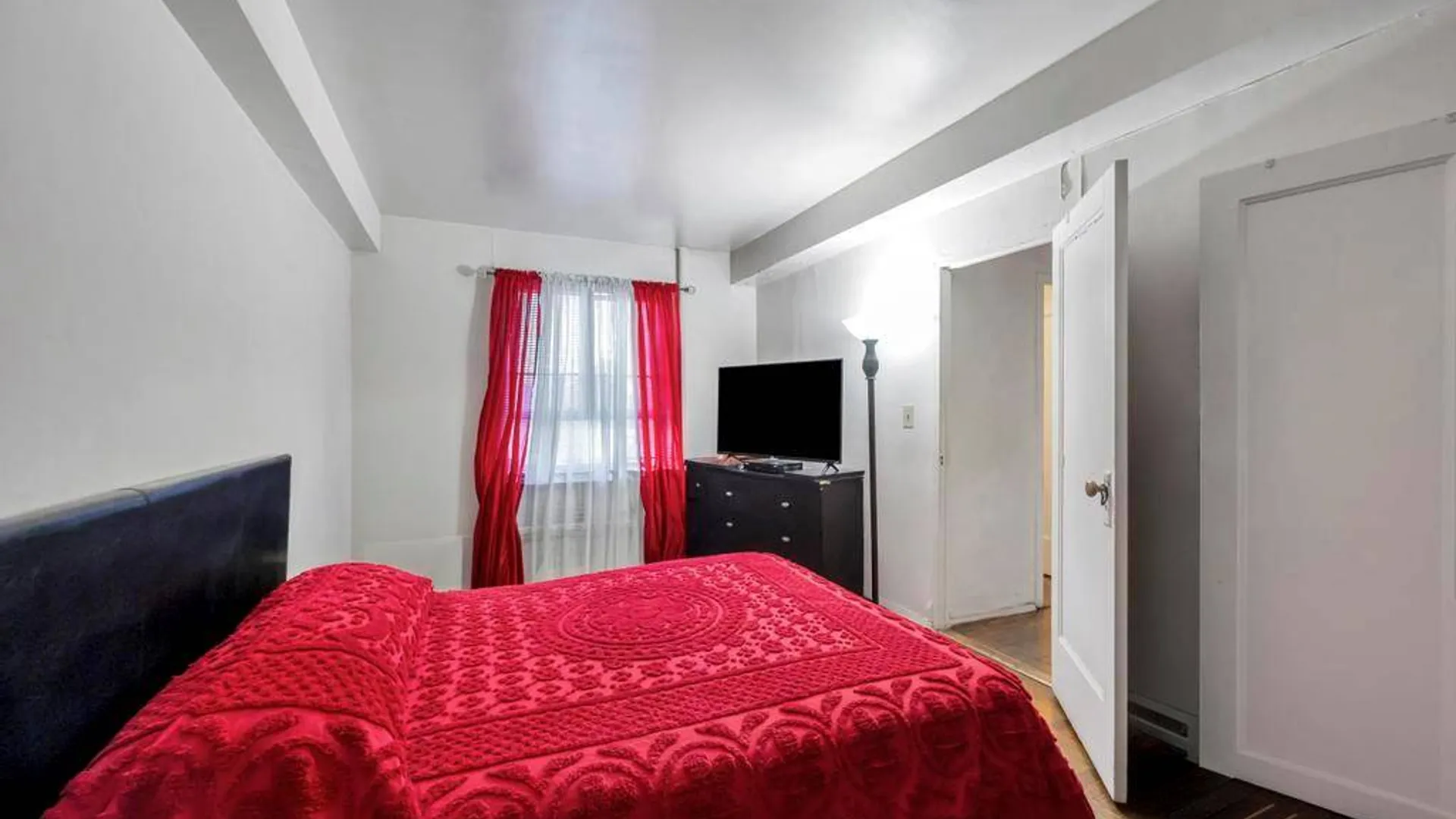 Property at 1690 Metropolitan Avenue, Bronx, NY 10462 13