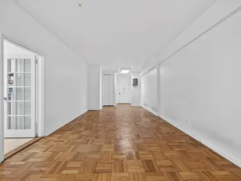 Property at 142-05 Roosevelt Ave, Flushing, NY 11354