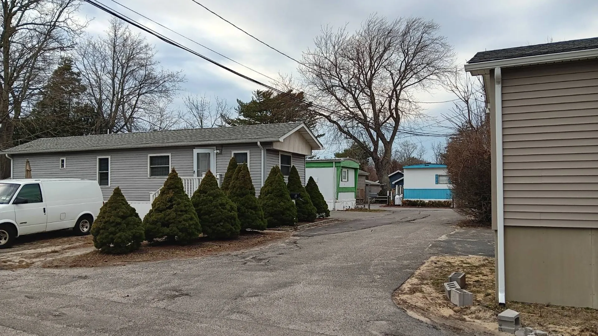 Property at 725 East Ave Ext, Riverhead, NY 11901 6