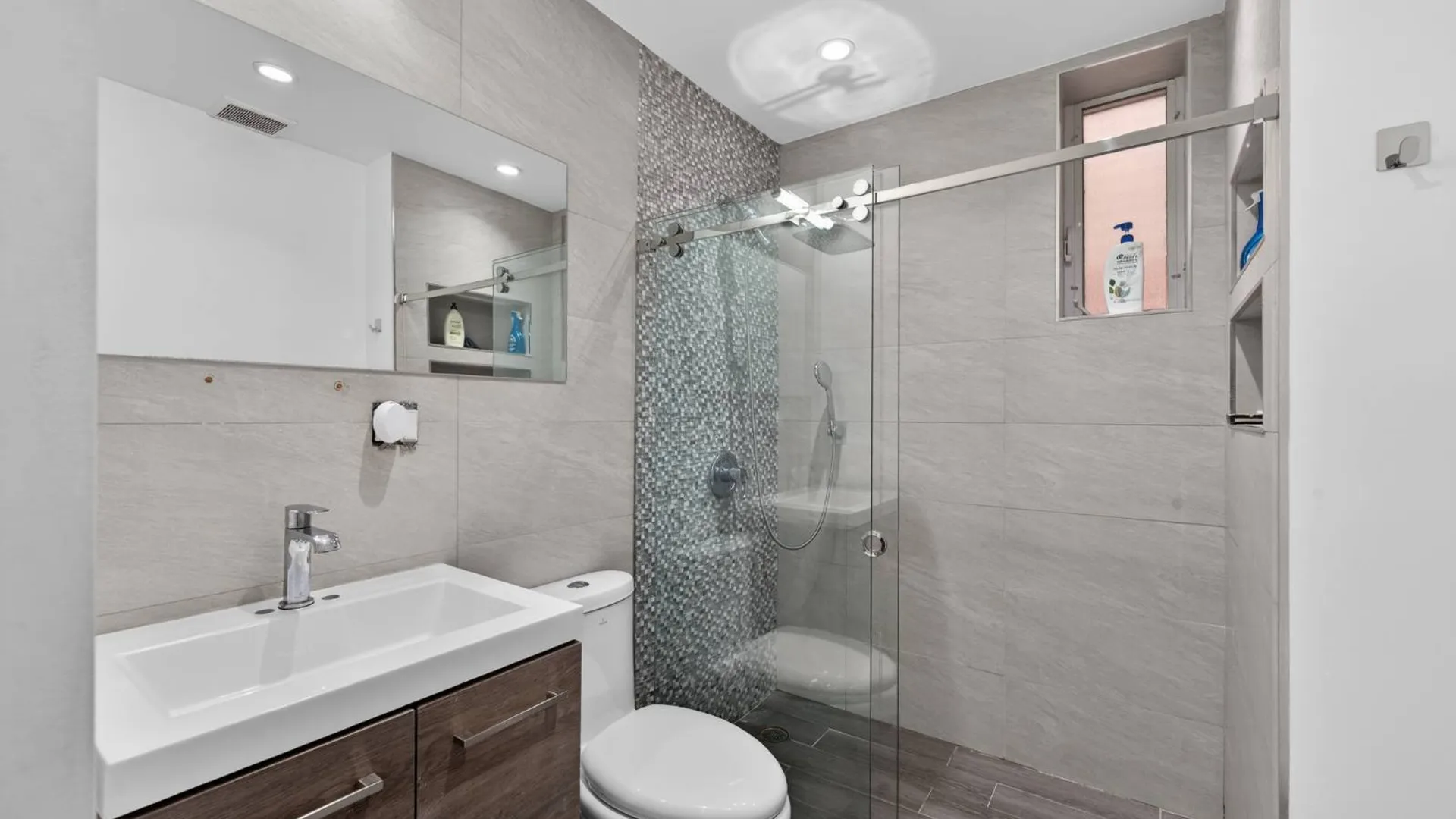 Property at 2033 Hering Avenue, New York, NY 10461 31