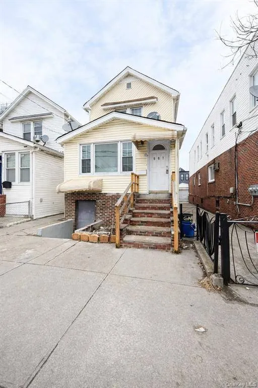 Property at 967 E 94th St, Brooklyn, NY 11236