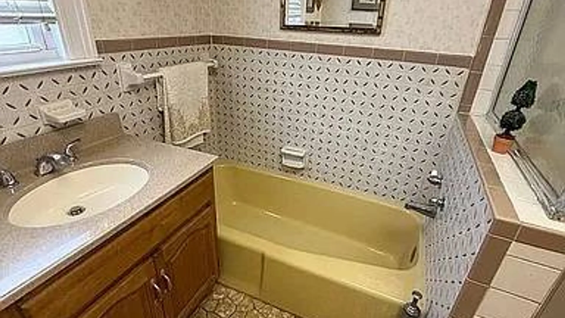 Property at 1826 Marine Pkwy, Brooklyn, NY 11234 10