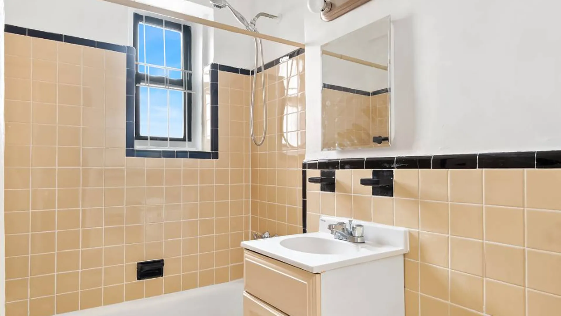 Property at 44-16 Macnish St, Elmhurst, NY 11373 4