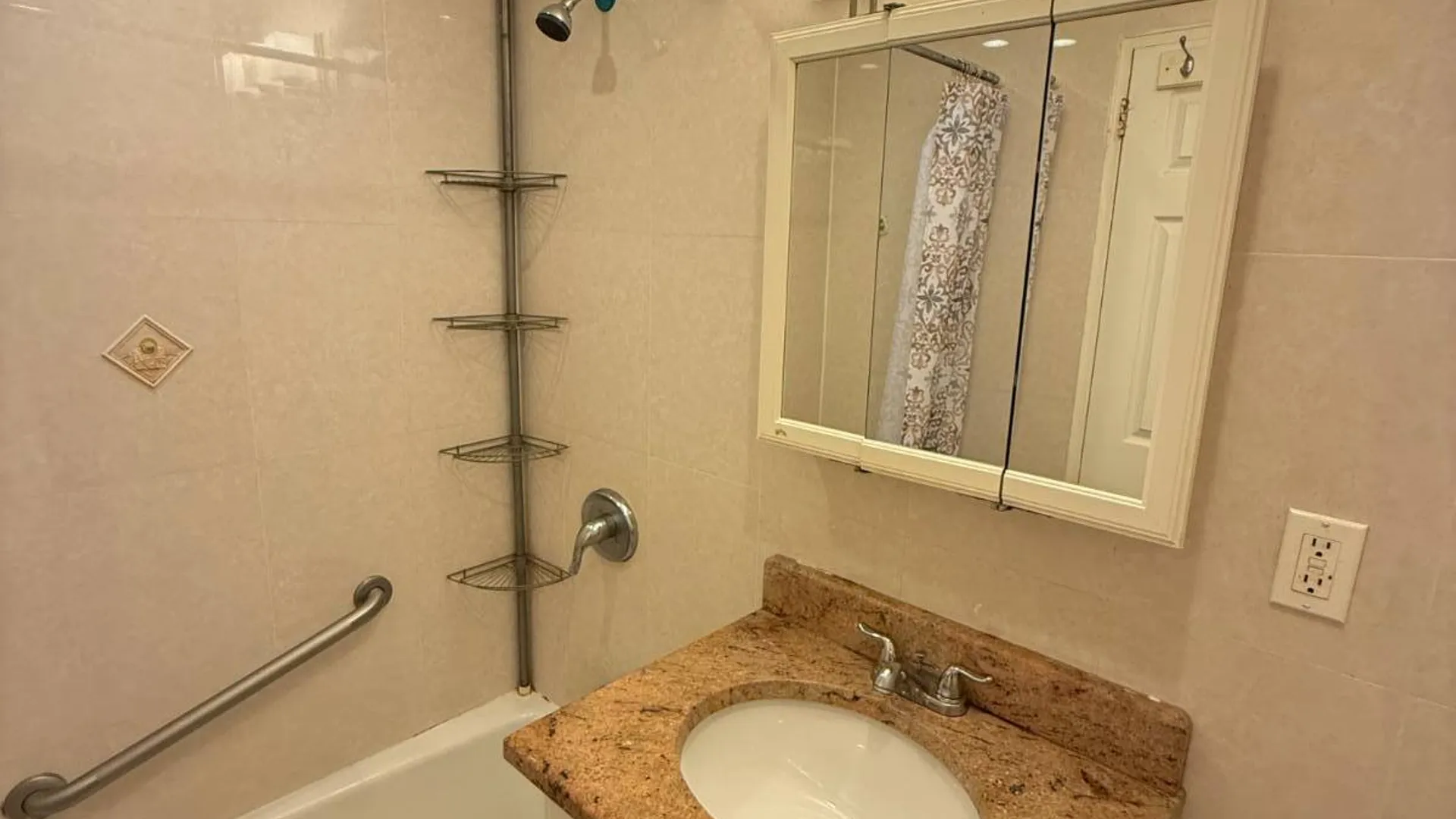 Property at 144-70 41 Ave., Flushing, NY 11355 6