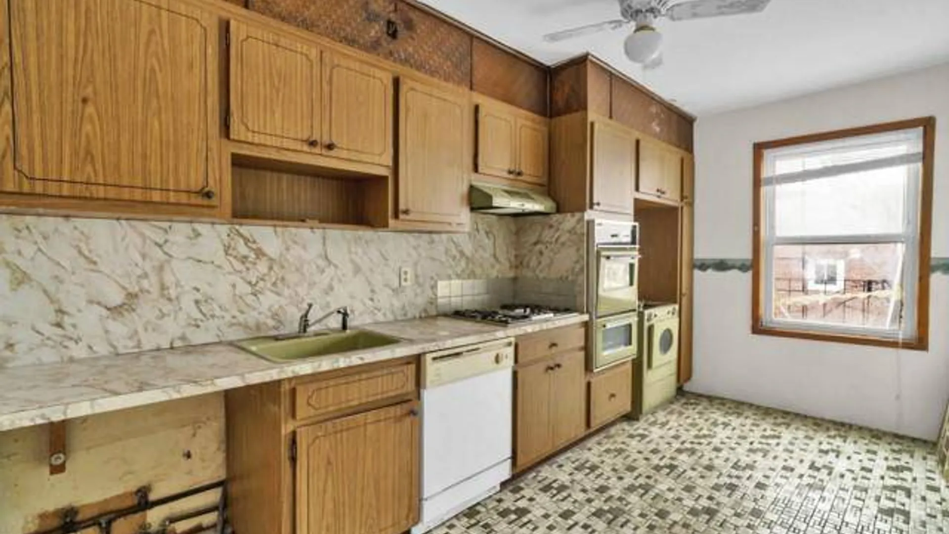 Property at 1640 Bath Ave, Brooklyn, NY 11214 22