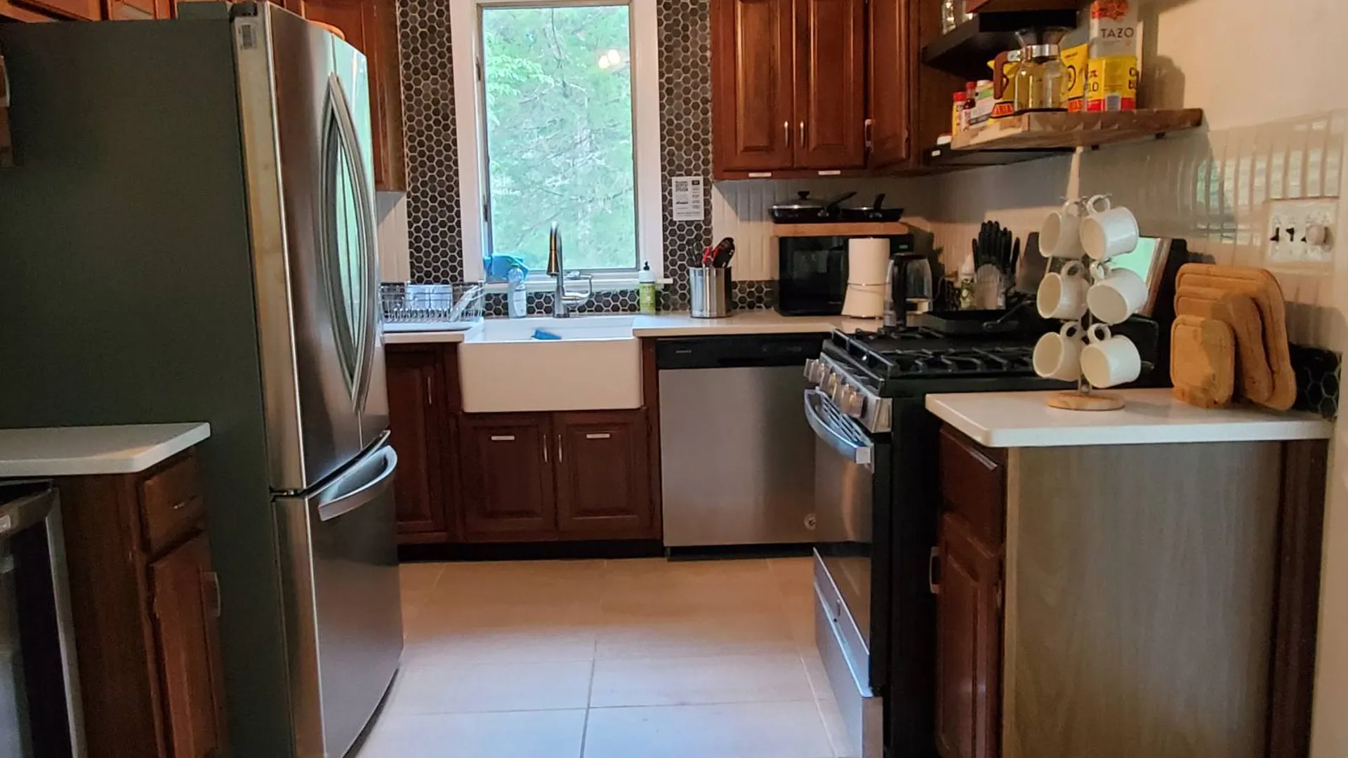 Property at 5 Hauns Hl, Saugerties, NY 12477 5