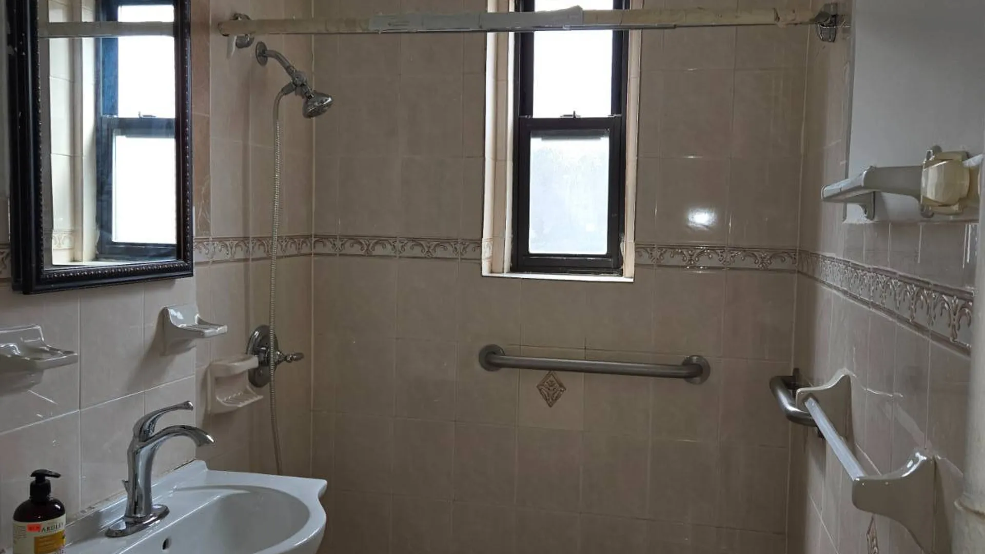 Property at 3324 Junction Blvd, JACKSON HEIGHTS, NY 11372 8