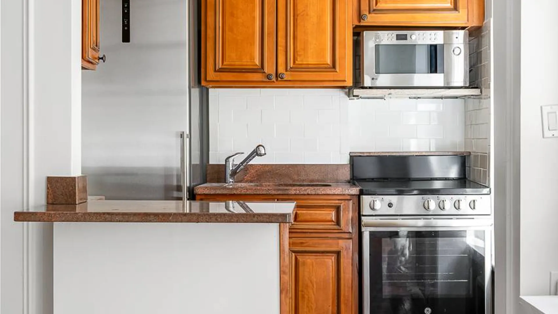 Property at 325 West 45th Street, New York, NY 10036 16