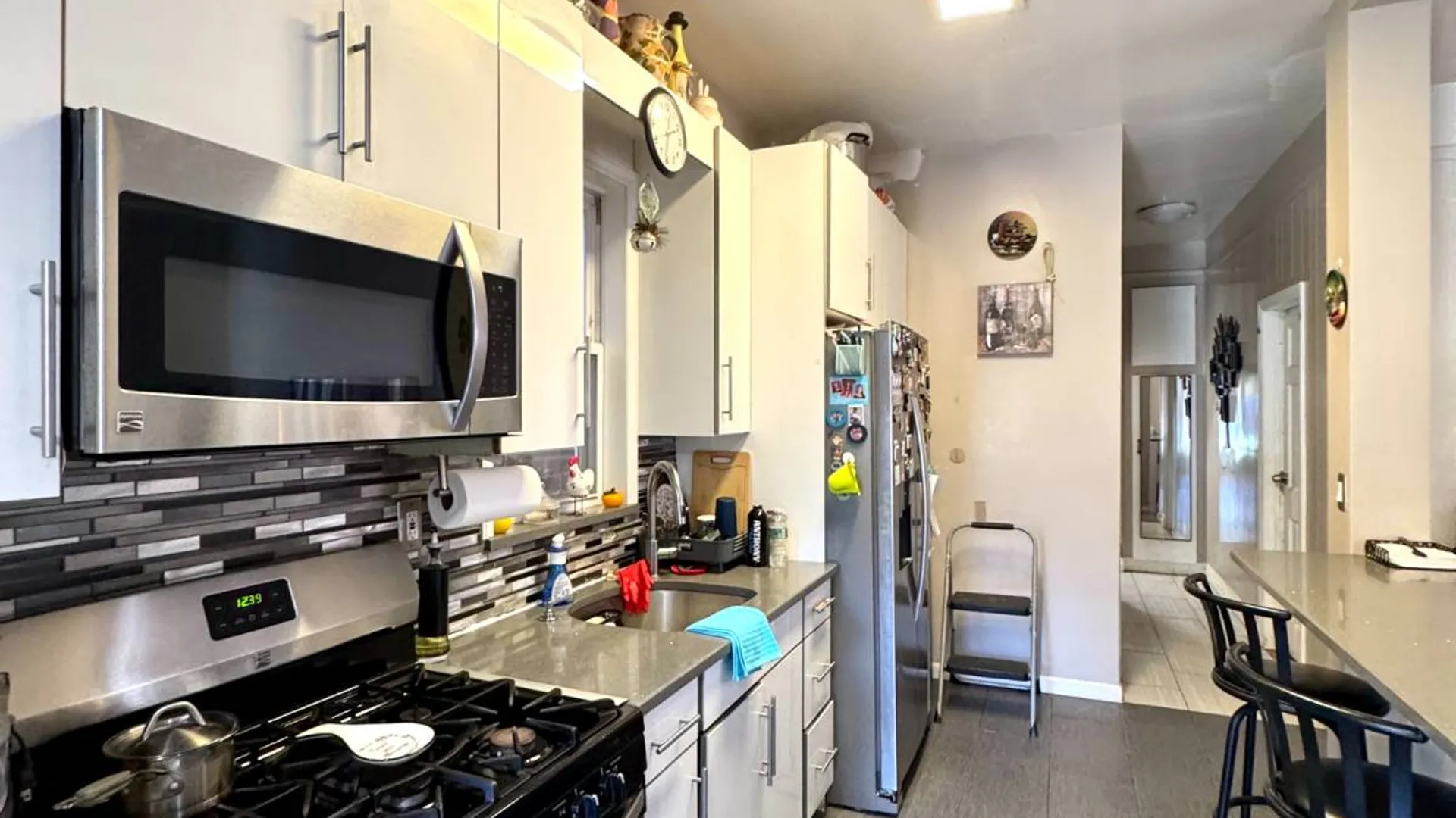 Property at 1811 Parkview Avenue, Bronx, NY 10461 4