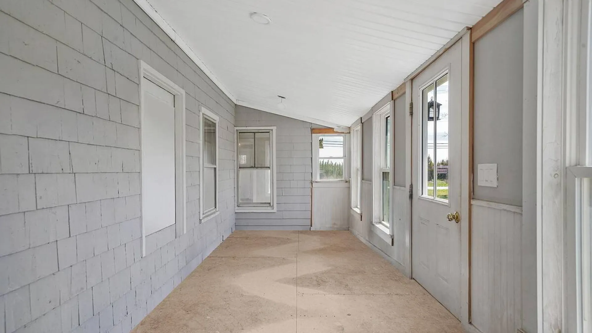 Property at 5528 Sound Avenue, Riverhead, NY 11901 27