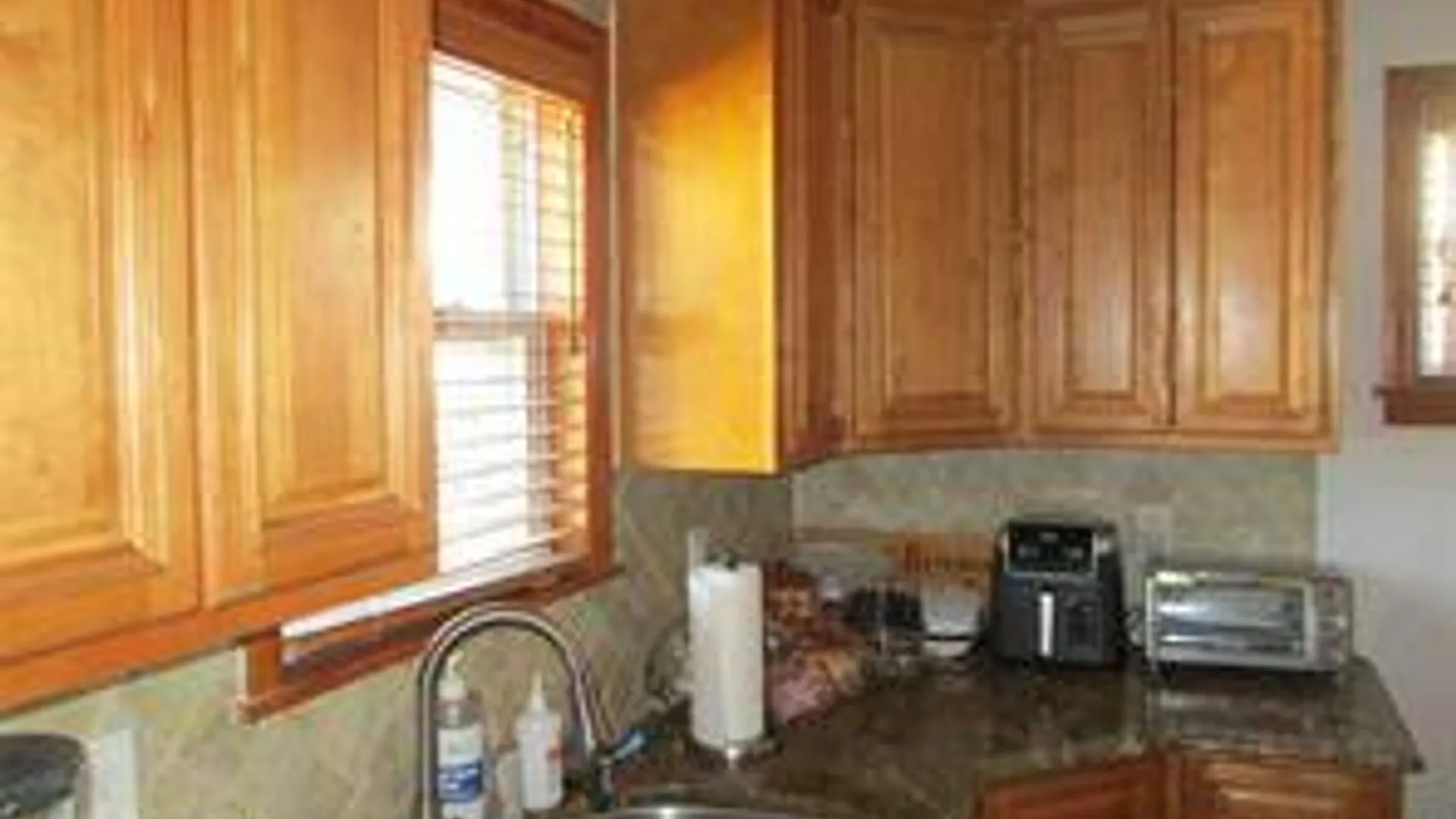 Property at 6 Birch Way, Valley Stream, NY 11581 3