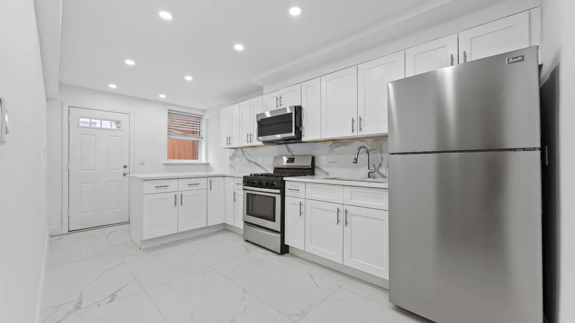 Property at 3121 Mickle Ave, Bronx, NY 10469 5