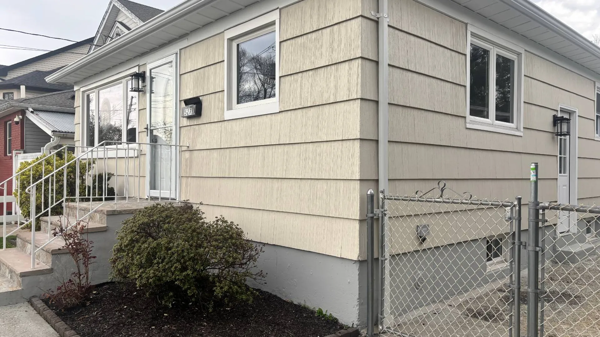 Property at 527 Willowbrook Road, Staten Island, NY 10314 4
