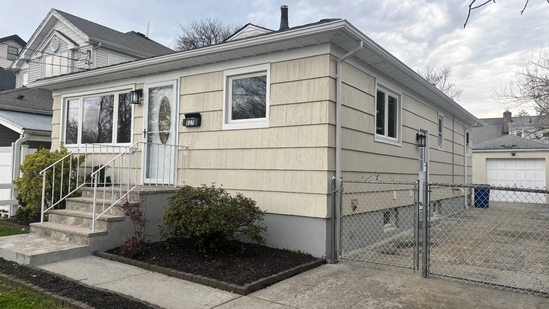 Property at 527 Willowbrook Road, Staten Island, NY 10314 3