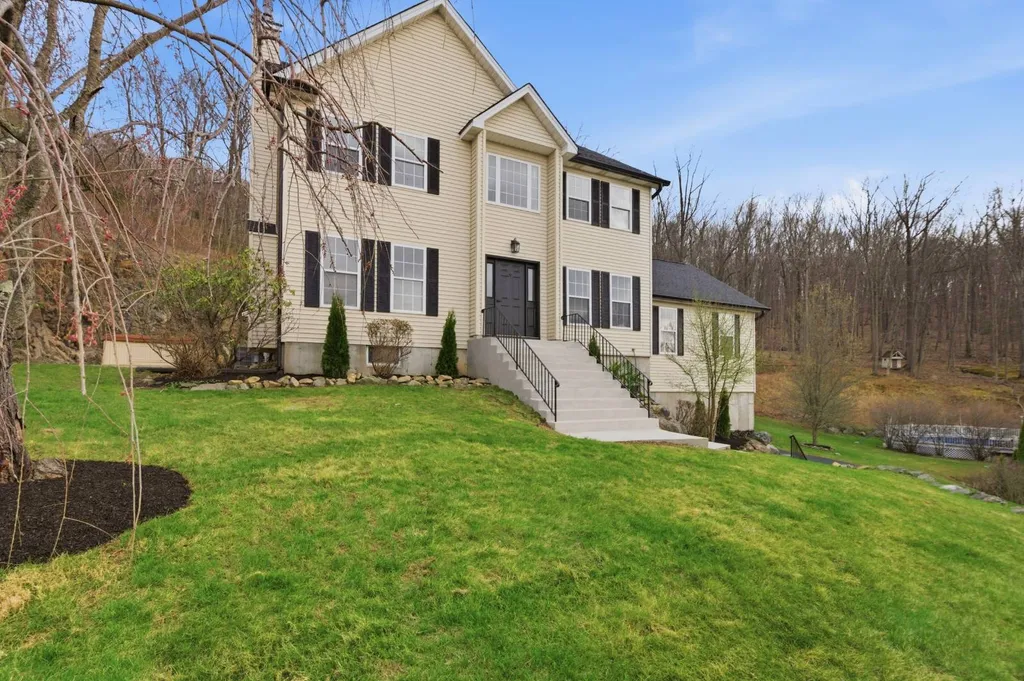 Property at 41 Hickory Road, Sloatsburg, NY 10974