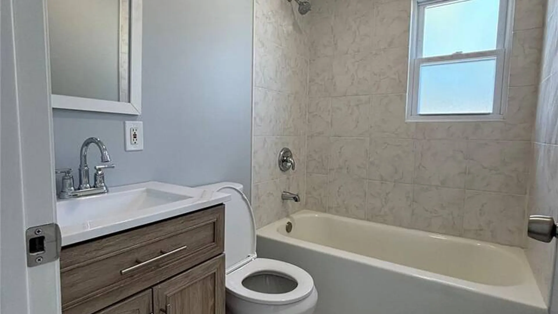 Property at 21 Pinetop Drive, Central Islip, NY 11722 4