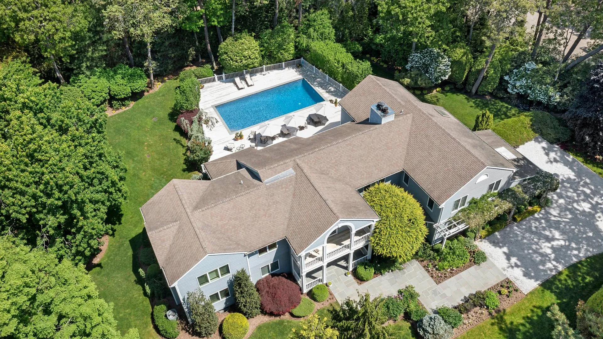 Property at 3 Acorn Path, Quogue, NY 11959 4