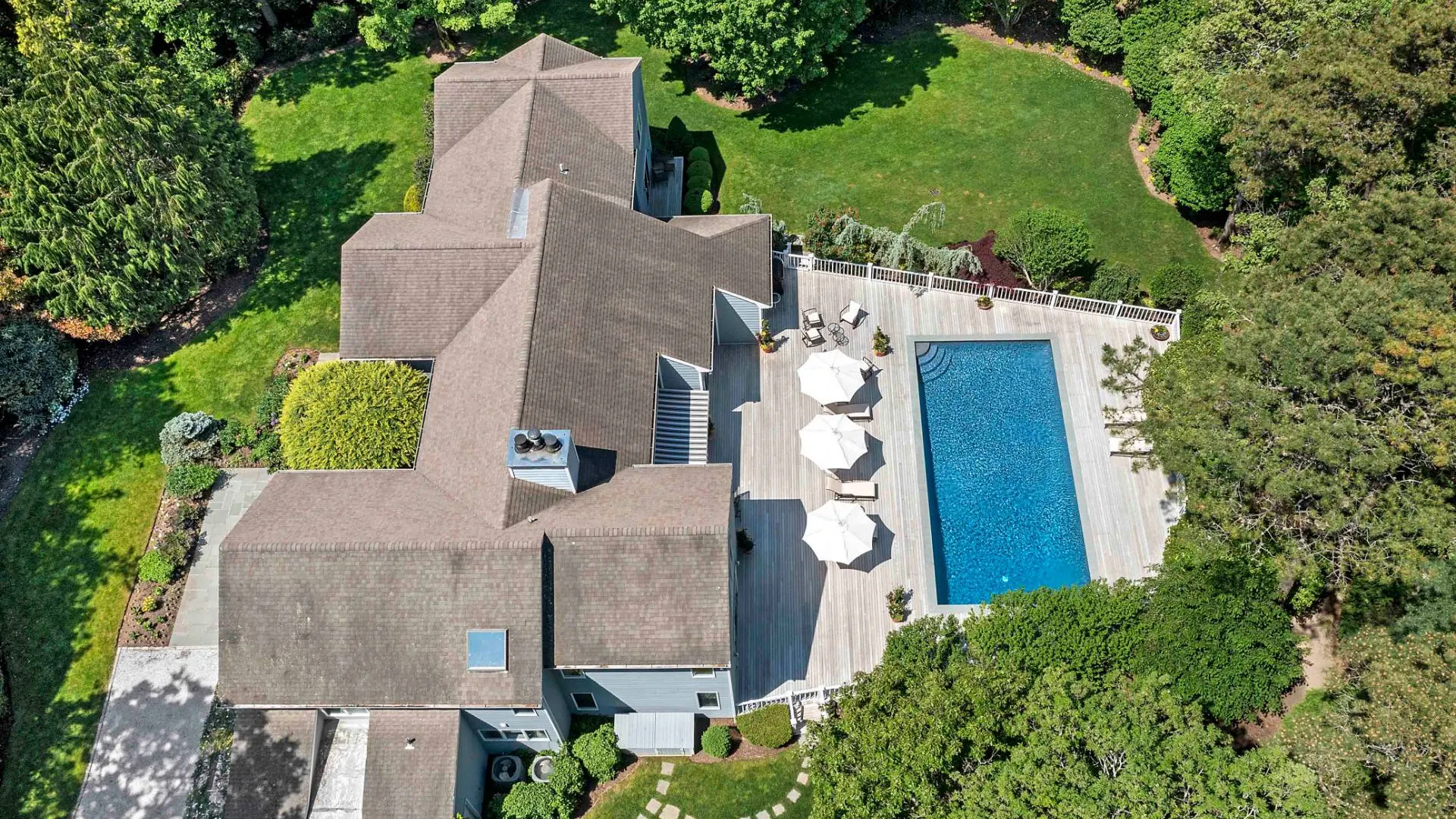 Property at 3 Acorn Path, Quogue, NY 11959 20